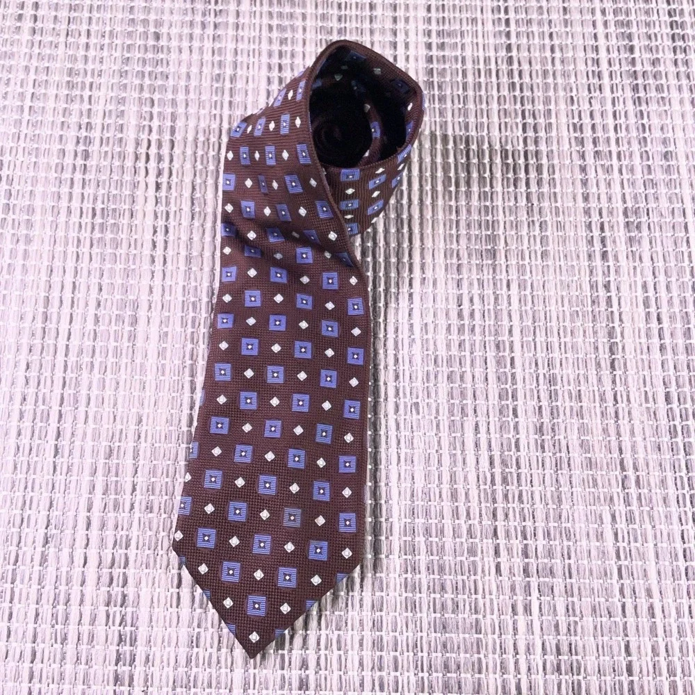 Tasso Elba Mens Silk Tie Burgundy Blue Geometric Square Pattern Hand Made